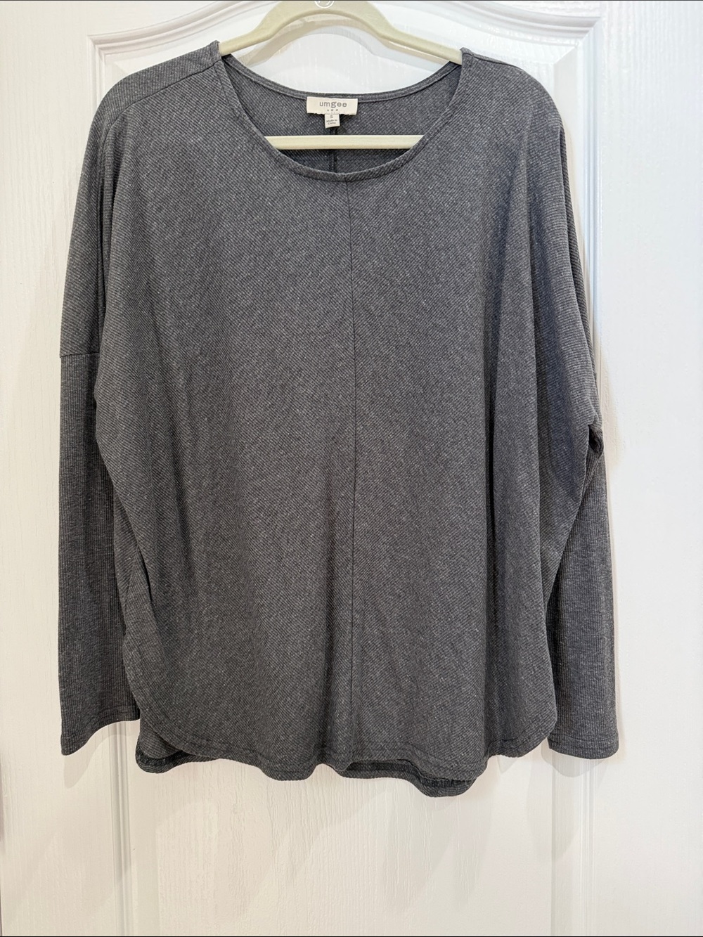Umgee Sz S Crewneck Sweater in Charcoal Gray